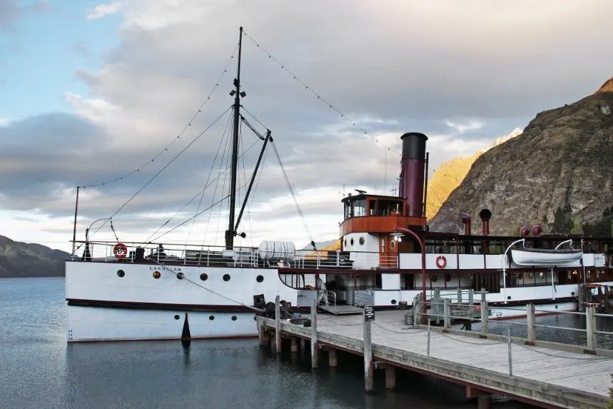 Historische Schiffe im Stralsunder Hafen